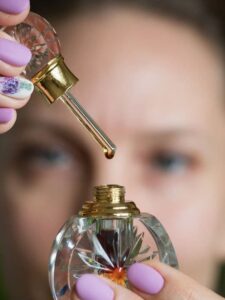 هر 1 میل عطر چند بار اسپری می‌ شود؟