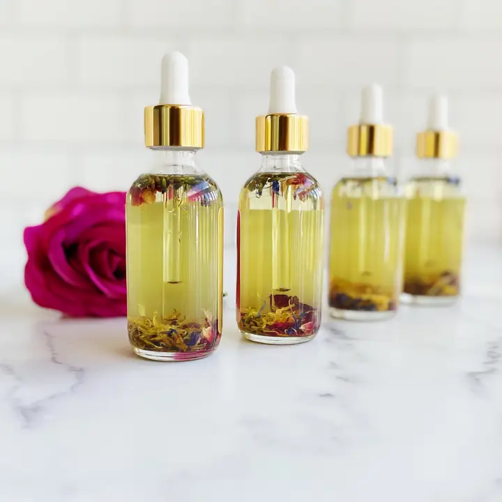 توجه به قیمت عطر